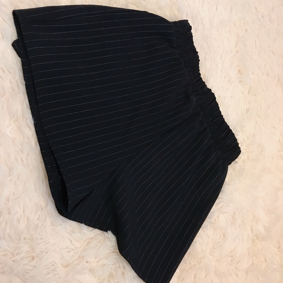 Black high waisted shorts - Picture 4 of 4